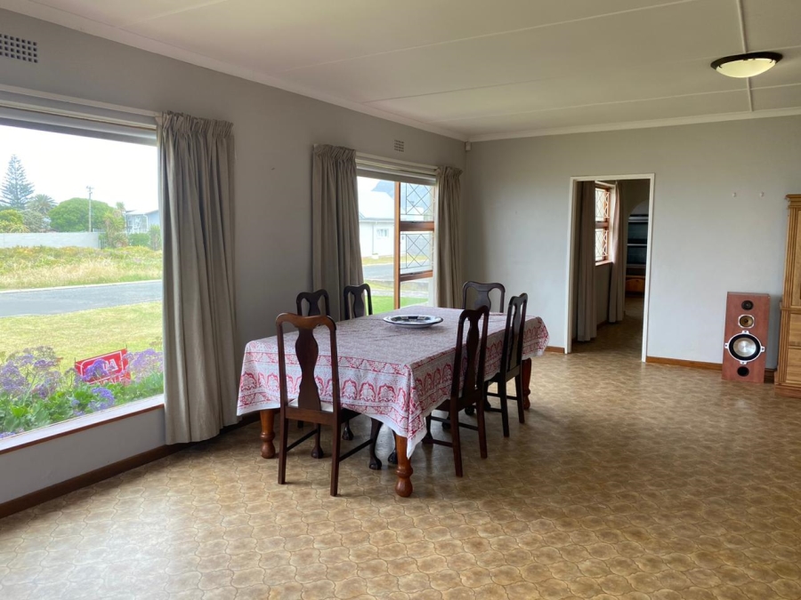 4 Bedroom Property for Sale in Sandbaai Western Cape